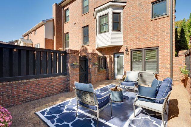 65 Ravenwood Hills Cir, Nashville, TN 37215