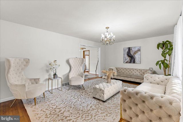 263 FELLOWSHIP RD, Moorestown, NJ 08057