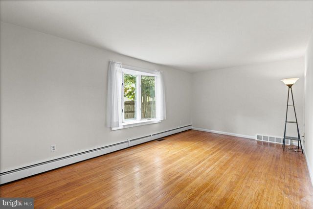 263 FELLOWSHIP RD, Moorestown, NJ 08057
