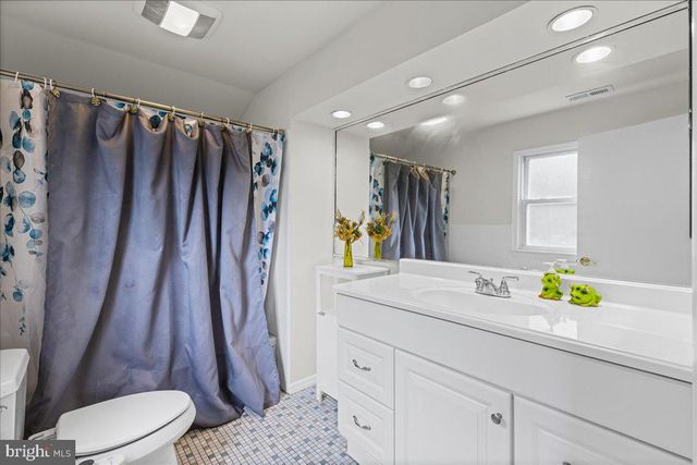 263 FELLOWSHIP RD, Moorestown, NJ 08057