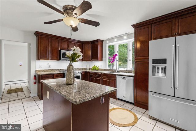 263 FELLOWSHIP RD, Moorestown, NJ 08057