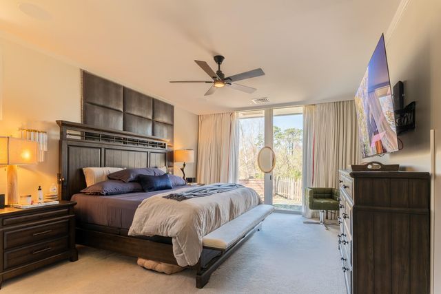 210 Pine Hollow Lane, Houston, TX 77056