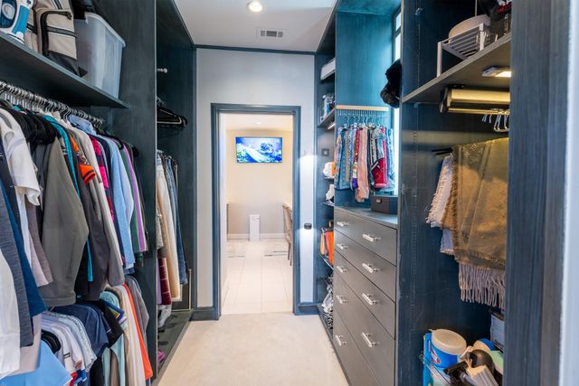 210 Pine Hollow Lane, Houston, TX 77056