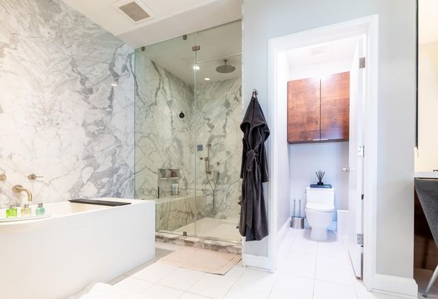 210 Pine Hollow Lane, Houston, TX 77056