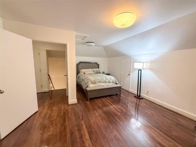 210 Pine Hollow Lane, Houston, TX 77056