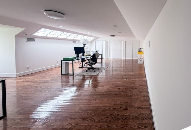 210 Pine Hollow Lane, Houston, TX 77056