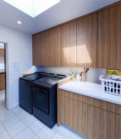 210 Pine Hollow Lane, Houston, TX 77056