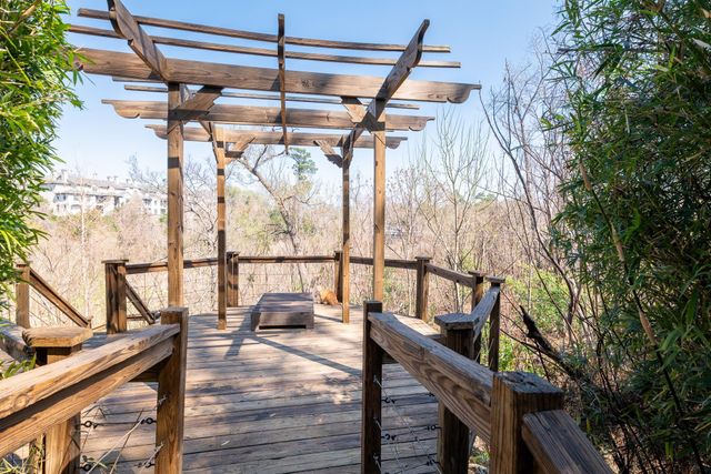 210 Pine Hollow Lane, Houston, TX 77056