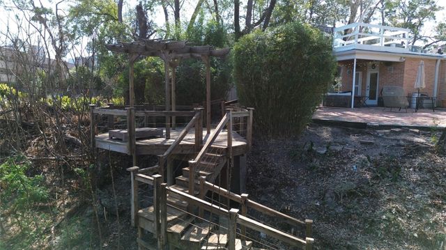 210 Pine Hollow Lane, Houston, TX 77056