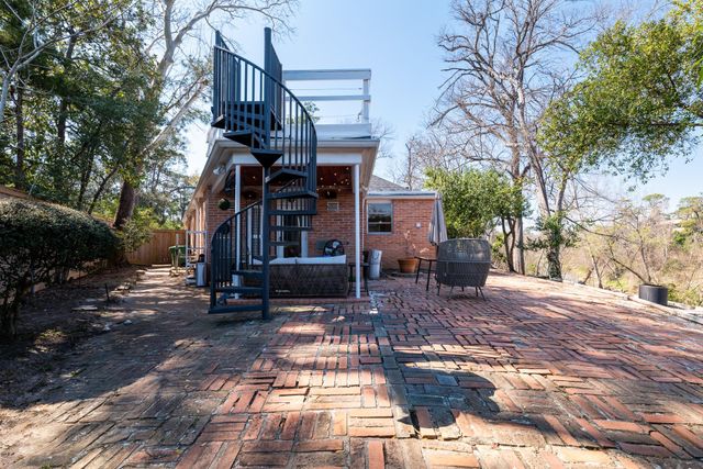 210 Pine Hollow Lane, Houston, TX 77056