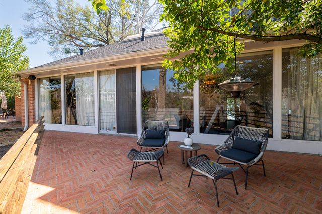 210 Pine Hollow Lane, Houston, TX 77056