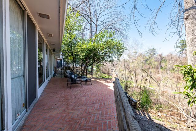 210 Pine Hollow Lane, Houston, TX 77056