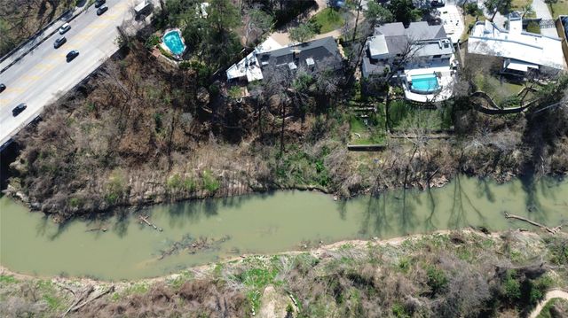 210 Pine Hollow Lane, Houston, TX 77056