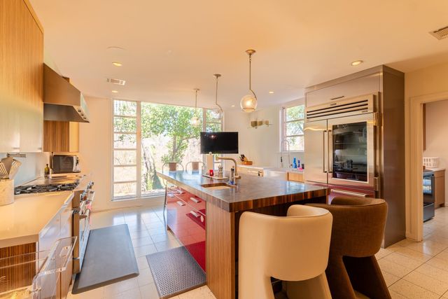 210 Pine Hollow Lane, Houston, TX 77056