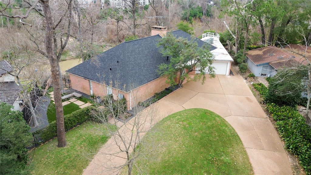 210 Pine Hollow Lane, Houston, TX 77056