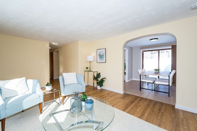 43 Charles St, Natick, MA 01760