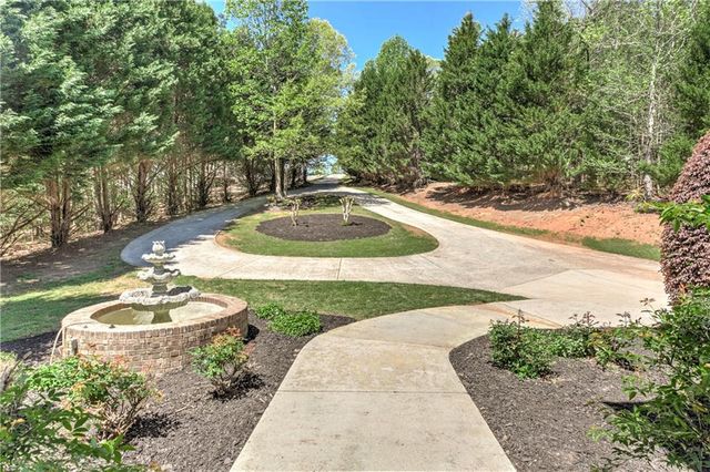 162 Riverview Drive, Dawsonville, GA 30534