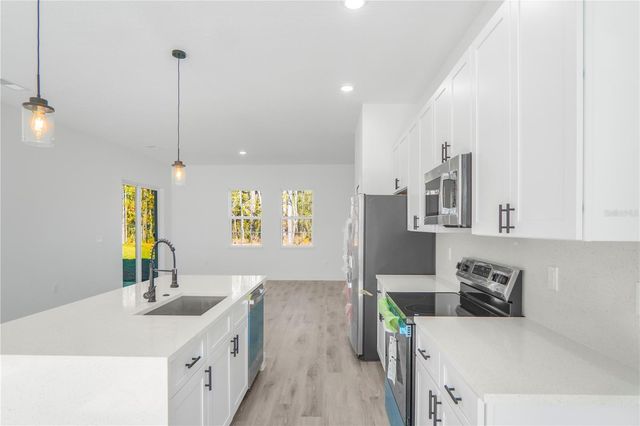 1915 W LINDEN DRIVE, Dunnellon, FL 34434