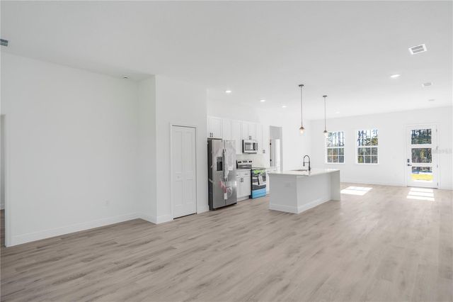 1915 W LINDEN DRIVE, Dunnellon, FL 34434