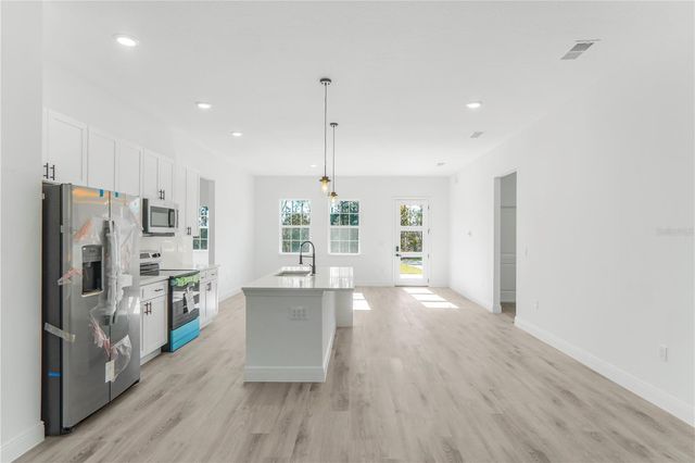 1915 W LINDEN DRIVE, Dunnellon, FL 34434