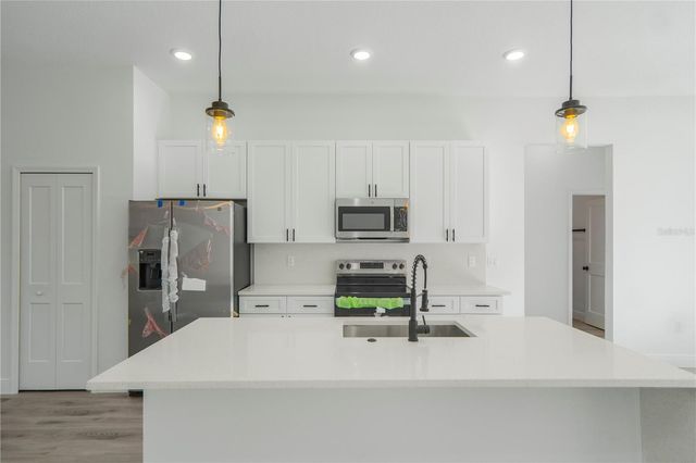 1915 W LINDEN DRIVE, Dunnellon, FL 34434