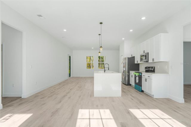 1915 W LINDEN DRIVE, Dunnellon, FL 34434