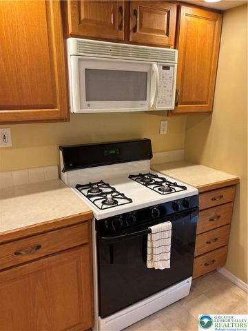 21 Abbey Road, Forks Twp, PA 18040