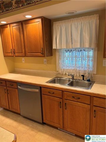 21 Abbey Road, Forks Twp, PA 18040