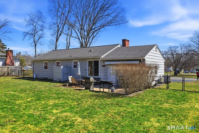 43 Park Place, East Lyme, CT 06357