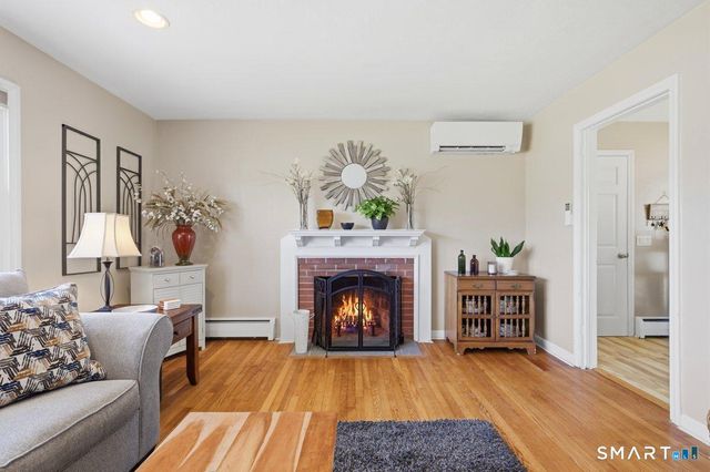 43 Park Place, East Lyme, CT 06357