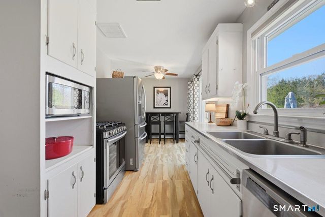 43 Park Place, East Lyme, CT 06357