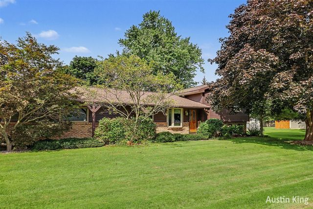 411 4th Street, Cedar Springs, MI 49319