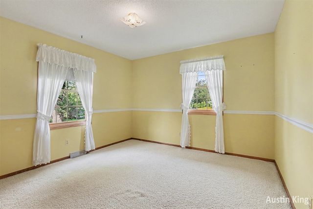 411 4th Street, Cedar Springs, MI 49319
