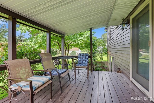 411 4th Street, Cedar Springs, MI 49319