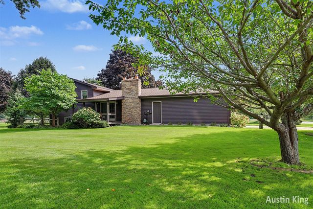 411 4th Street, Cedar Springs, MI 49319