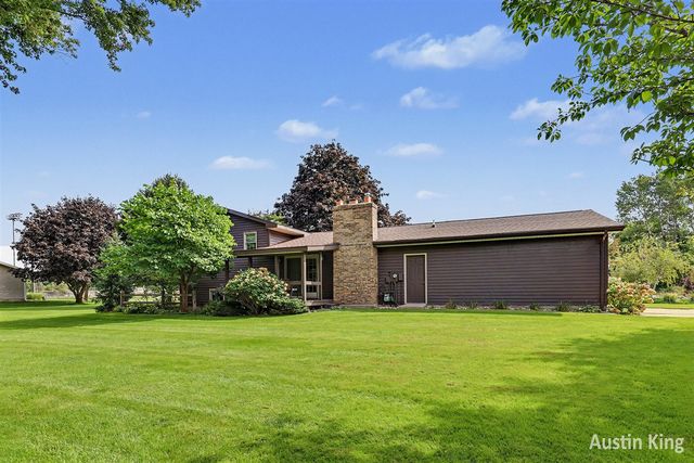 411 4th Street, Cedar Springs, MI 49319