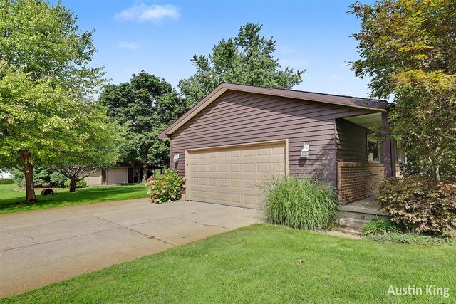 411 4th Street, Cedar Springs, MI 49319