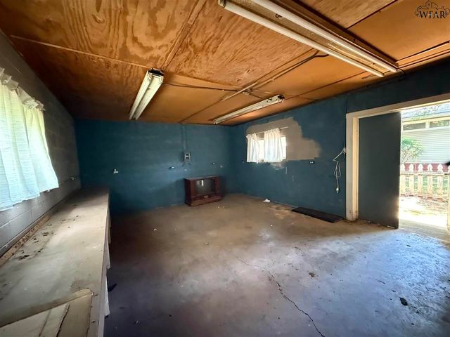 2513 INGLEWOOD DRIVE, Wichita Falls, TX 76301