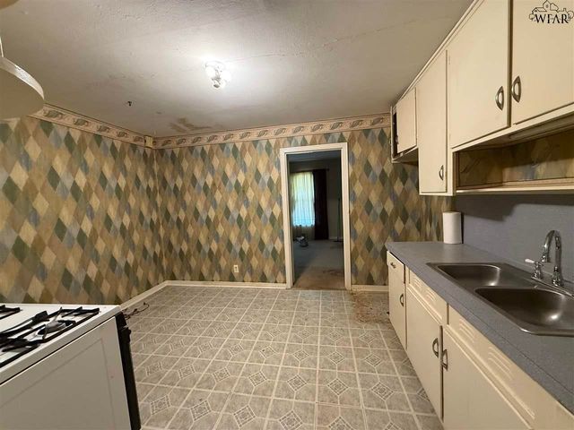2513 INGLEWOOD DRIVE, Wichita Falls, TX 76301