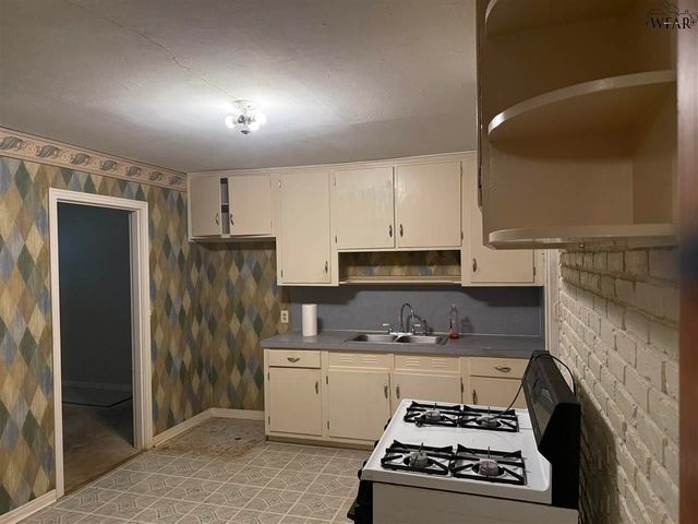 2513 INGLEWOOD DRIVE, Wichita Falls, TX 76301