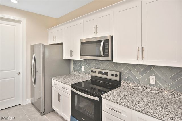 2504 NW 9th AVE, Cape Coral, FL 33993