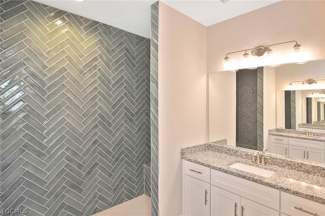 2504 NW 9th AVE, Cape Coral, FL 33993