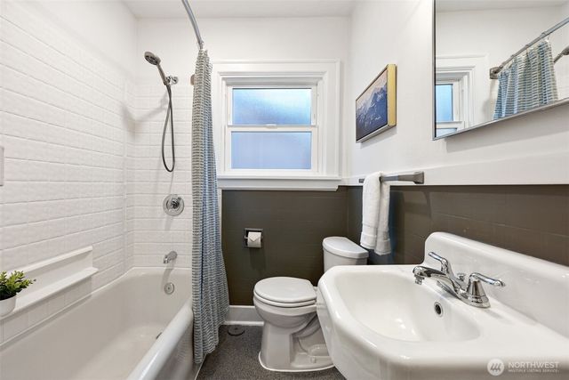 9231 39th Avenue S, Seattle, WA 98118