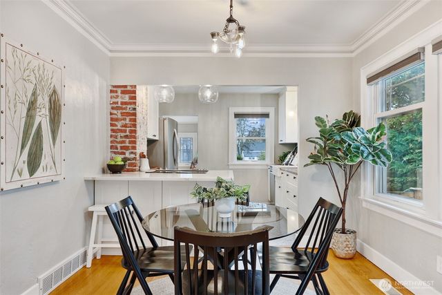 9231 39th Avenue S, Seattle, WA 98118