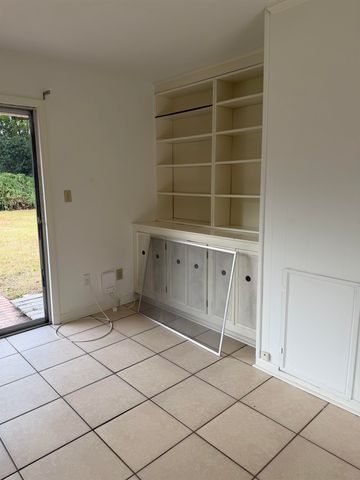 1932 Shady Oaks Drive, Tallahassee, FL 32303