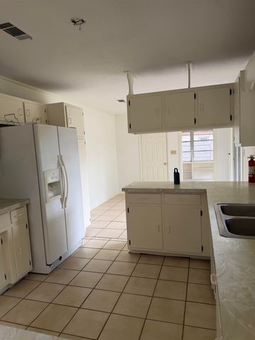 1932 Shady Oaks Drive, Tallahassee, FL 32303