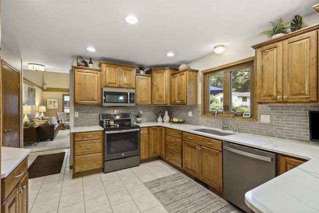 125 Coach House Drive, Madison, WI 53714
