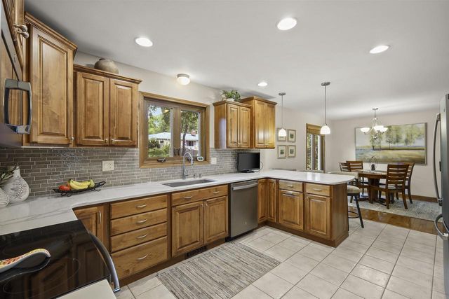 125 Coach House Drive, Madison, WI 53714
