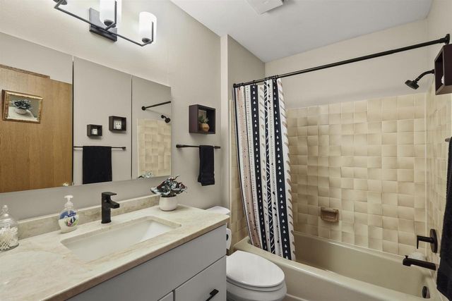 125 Coach House Drive, Madison, WI 53714