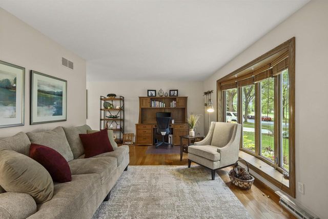 125 Coach House Drive, Madison, WI 53714